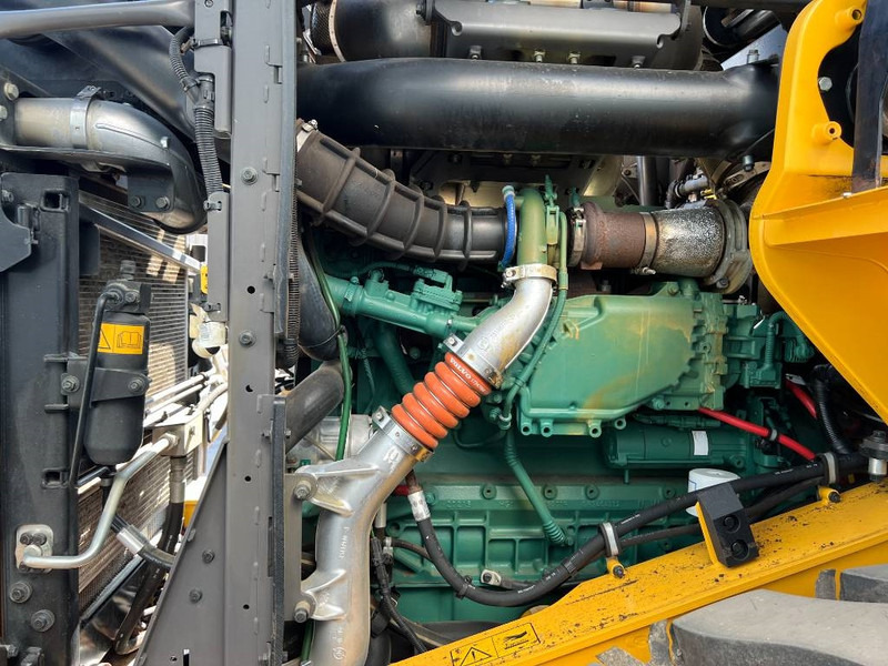 Volvo L90H - Máy xúc lật bánh lốp: hình 4 Volvo L90H - Máy xúc lật bánh lốp: hình 4