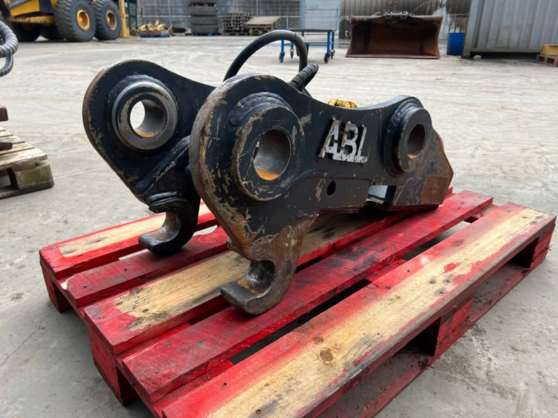 Volvo S1 - 323D - Bộ ghép nhanh cho Máy móc xây dựng: hình 5 Volvo S1 - 323D - Bộ ghép nhanh cho Máy móc xây dựng: hình 5