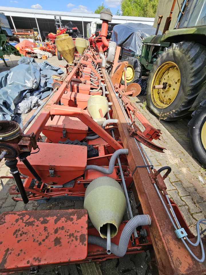 Becker Aeromat - Máy gieo hạt chính xác: hình 5 Becker Aeromat - Máy gieo hạt chính xác: hình 5