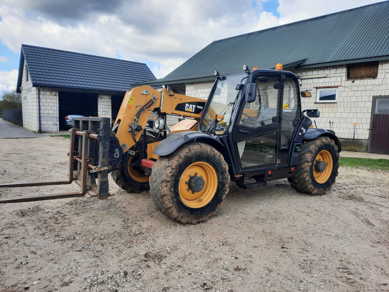 CATERPILLAR TH336 Agri - Máy xúc lật bánh lốp: hình 3 CATERPILLAR TH336 Agri - Máy xúc lật bánh lốp: hình 3