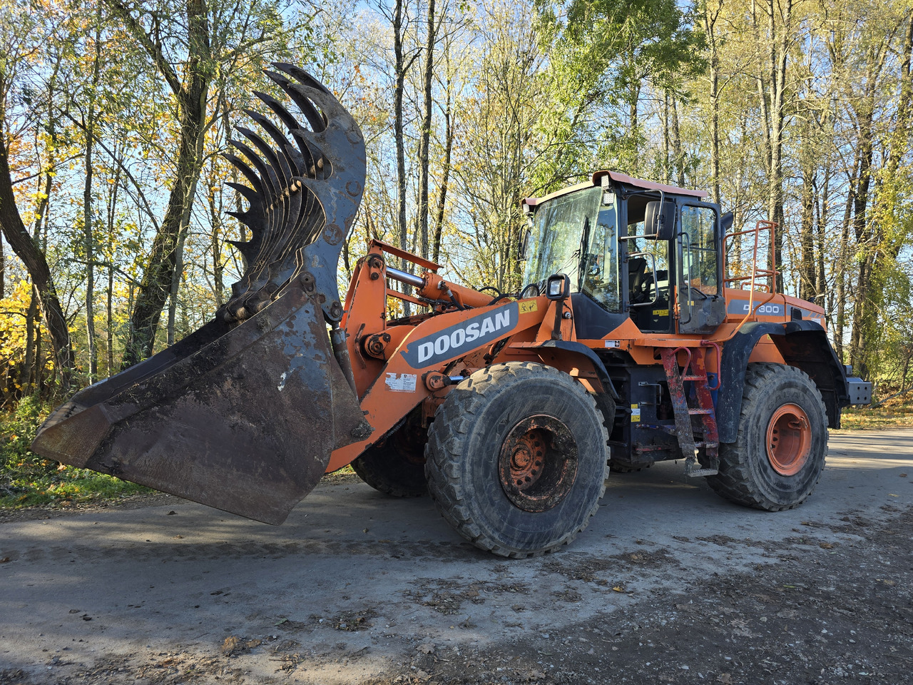 DOOSAN DL300-3 z WAGĄ - Máy xúc lật bánh lốp: hình 4 DOOSAN DL300-3 z WAGĄ - Máy xúc lật bánh lốp: hình 4
