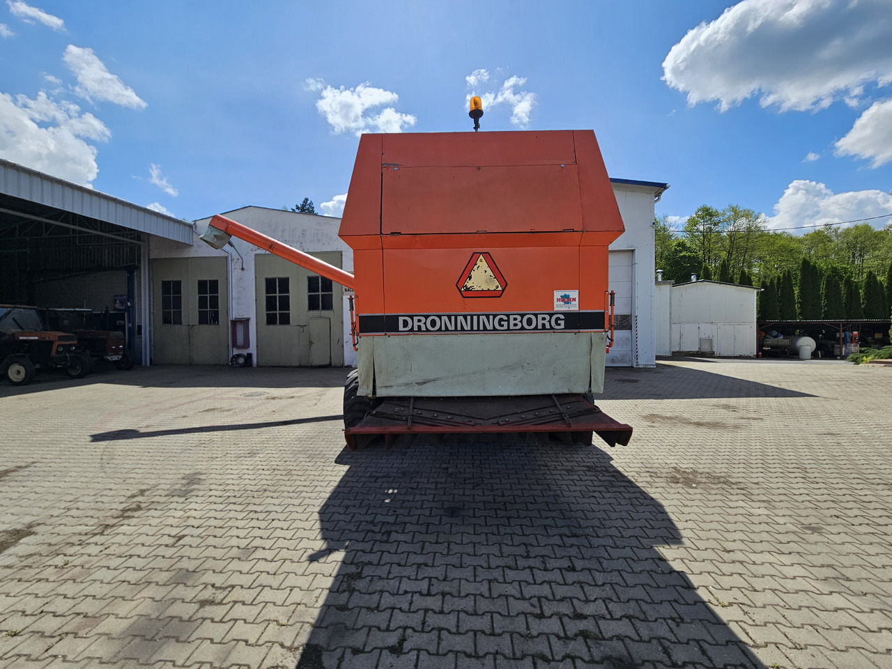 Dronningborg D9000 - Máy gặt đập: hình 5 Dronningborg D9000 - Máy gặt đập: hình 5