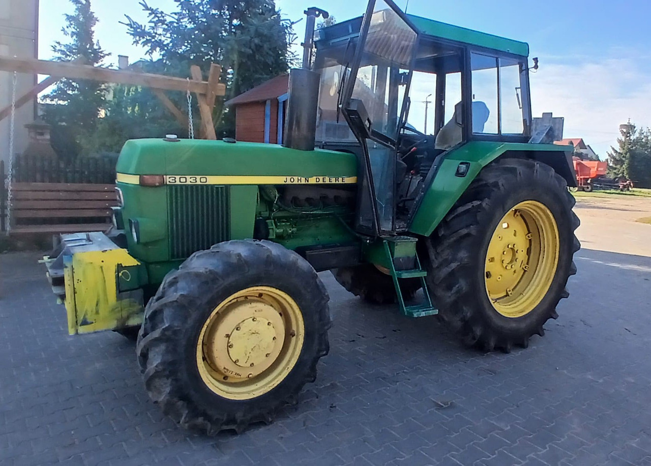 JOHN DEERE 3030E - Máy cày: hình 2 JOHN DEERE 3030E - Máy cày: hình 2