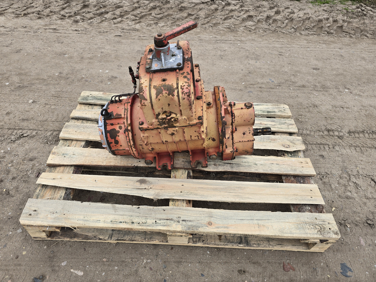 JUROP PNE 102 M (A 60 M) - Máy rải phân dạng lỏng: hình 2 JUROP PNE 102 M (A 60 M) - Máy rải phân dạng lỏng: hình 2