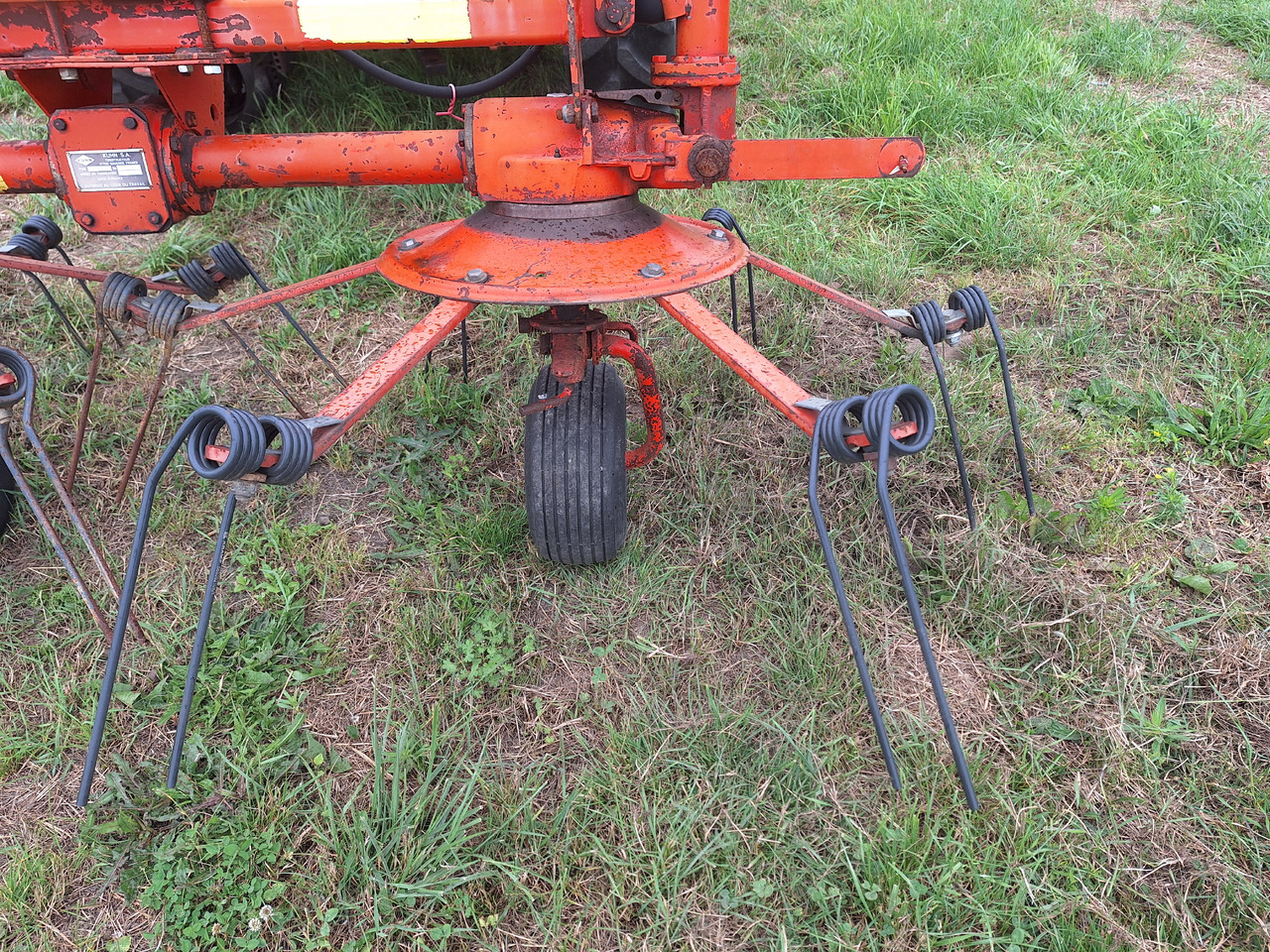 KUHN GF5000MH - Dàn trải/ Cào: hình 4 KUHN GF5000MH - Dàn trải/ Cào: hình 4