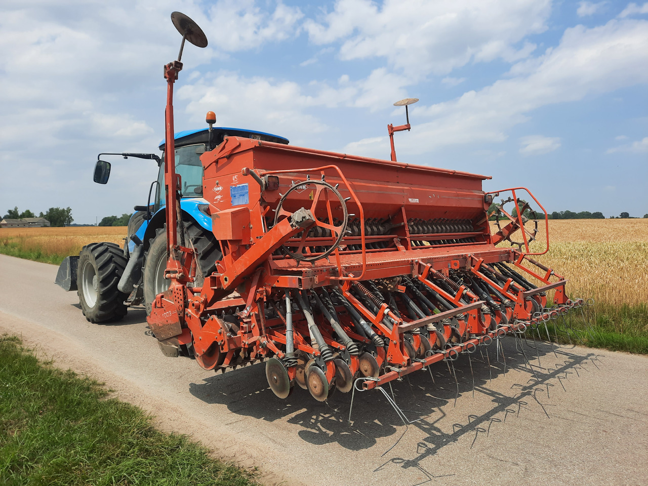KUHN HR4003D INTEGRA 4000 - Máy gieo hạt liên hợp: hình 2 KUHN HR4003D INTEGRA 4000 - Máy gieo hạt liên hợp: hình 2