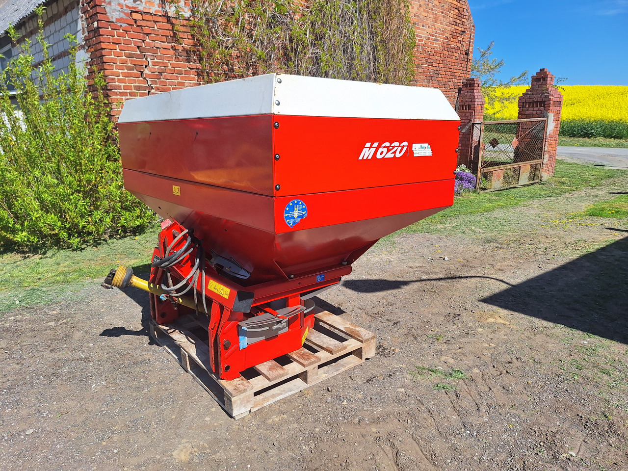 KUHN MDS935 - Máy rải phân bón: hình 1 KUHN MDS935 - Máy rải phân bón: hình 1