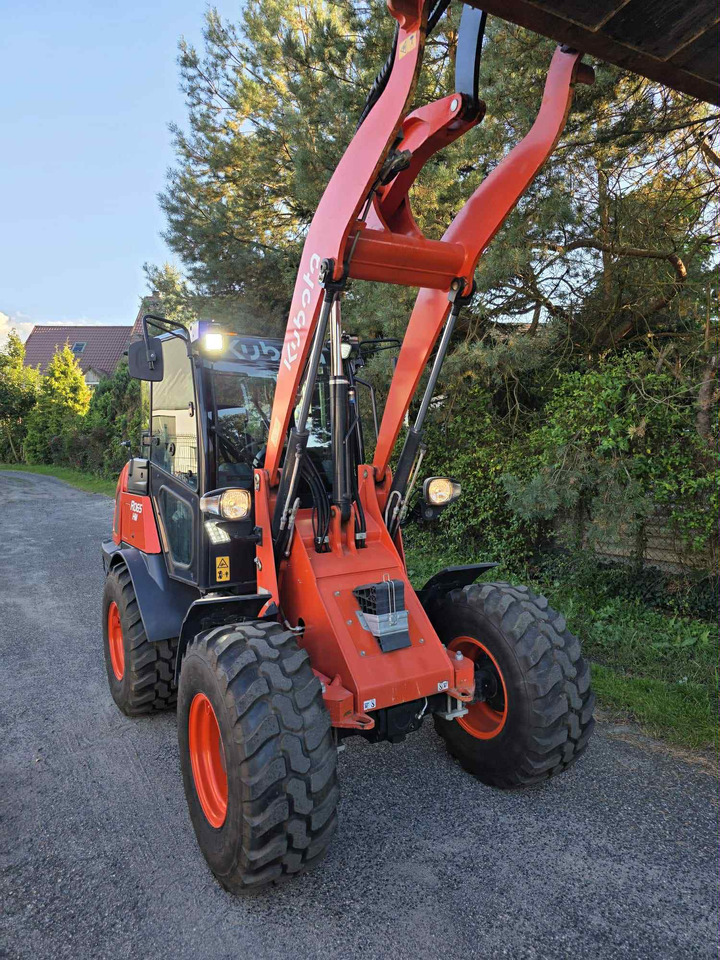 Kubota R065 HW - Máy xúc lật bánh lốp: hình 3 Kubota R065 HW - Máy xúc lật bánh lốp: hình 3