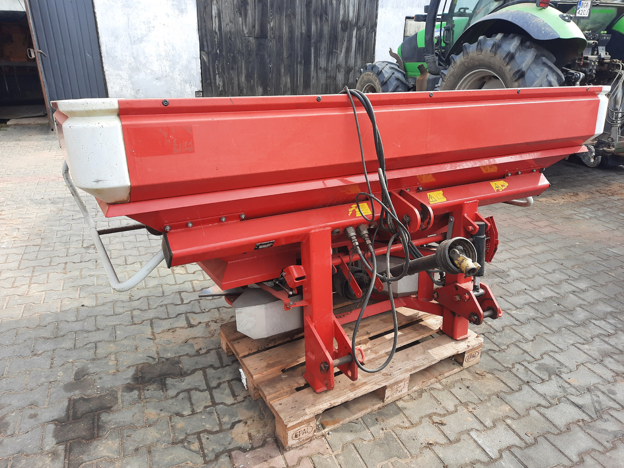 LELY CENTERLINER SX 2000 L - Máy rải phân bón: hình 4 LELY CENTERLINER SX 2000 L - Máy rải phân bón: hình 4