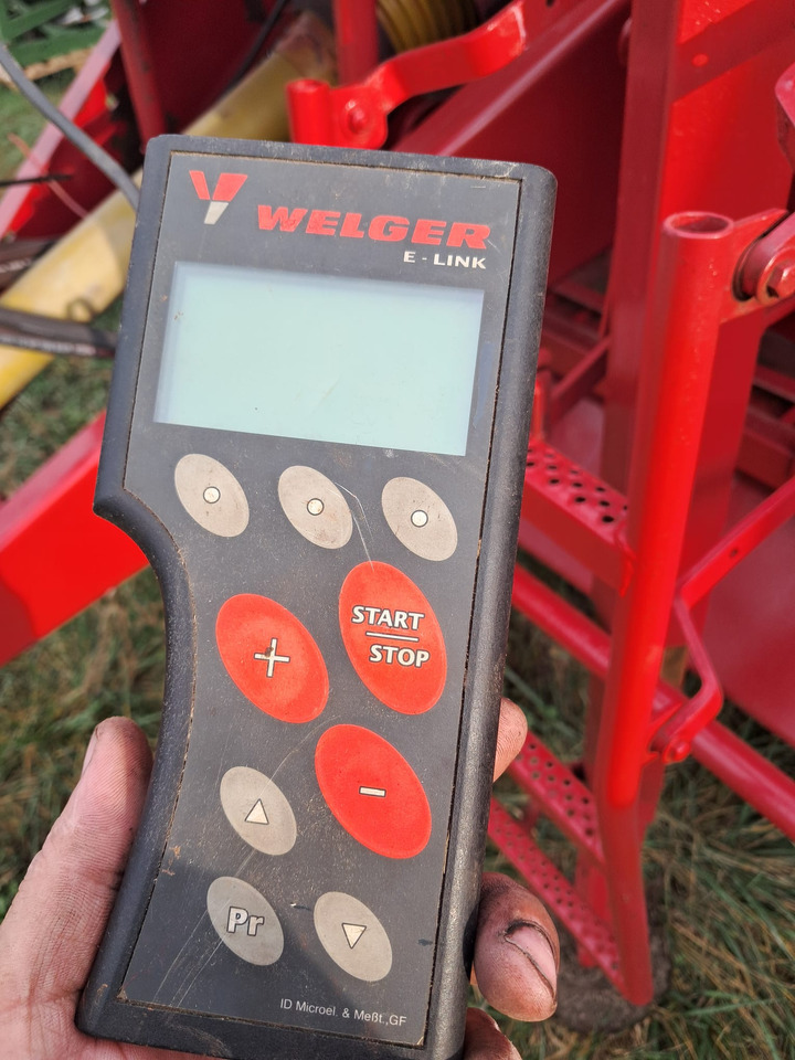 LELY WELGER RP 235 - Máy đóng kiện tròn: hình 2 LELY WELGER RP 235 - Máy đóng kiện tròn: hình 2