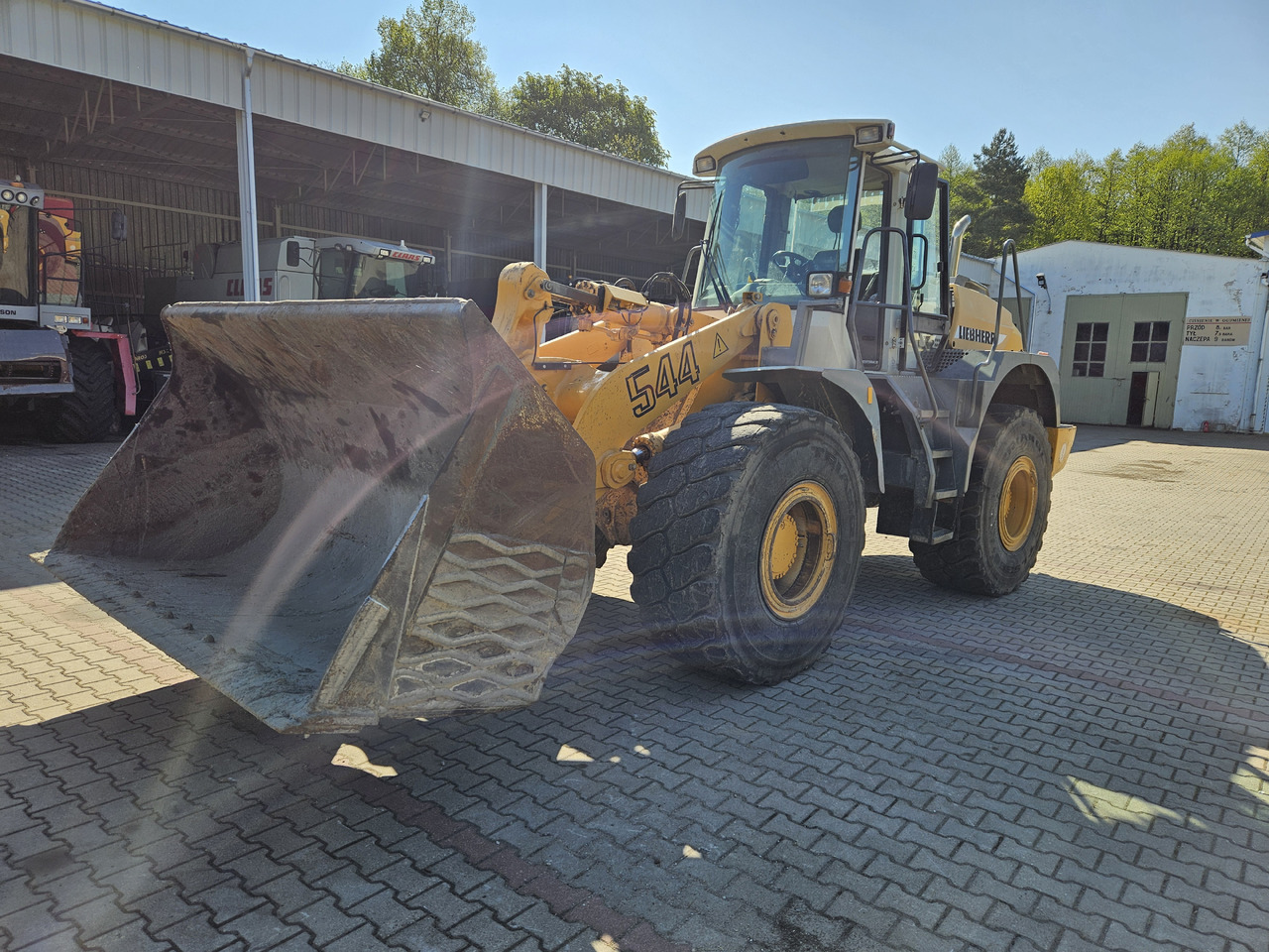 Liebherr L544 - Máy xúc lật bánh lốp: hình 3 Liebherr L544 - Máy xúc lật bánh lốp: hình 3