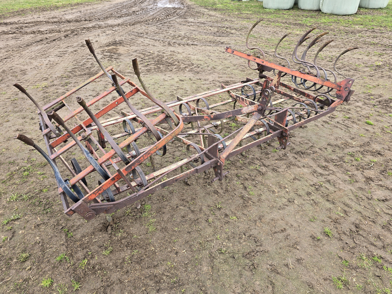 MASSEY-FERGUSON 4-25 MASSEY-FERGUSON 4-25 - Máy trồng trọt: hình 2 MASSEY-FERGUSON 4-25 MASSEY-FERGUSON 4-25 - Máy trồng trọt: hình 2