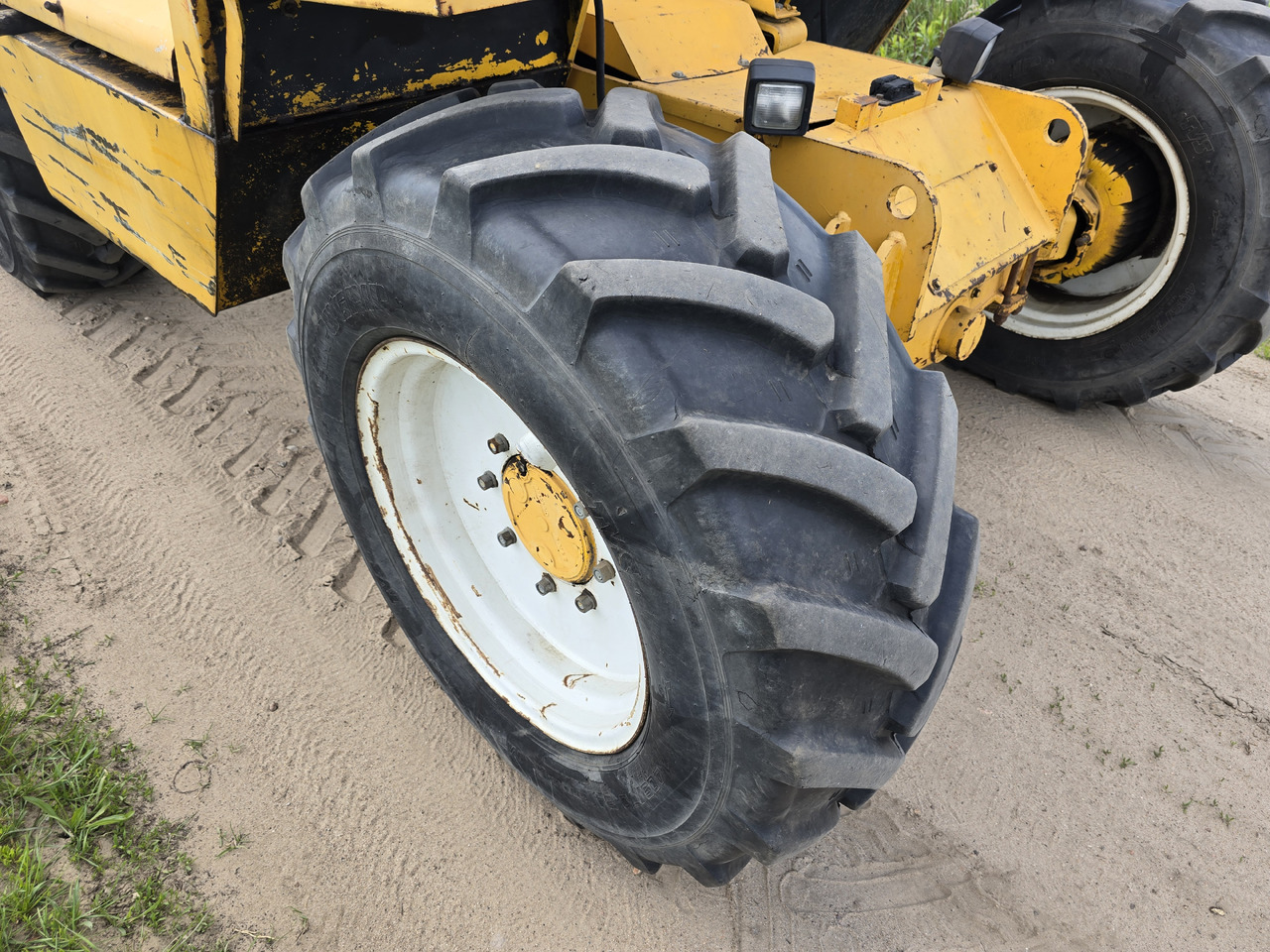MATBRO TS 280 - Xe nhấc hình viễn vọng kính: hình 2 MATBRO TS 280 - Xe nhấc hình viễn vọng kính: hình 2