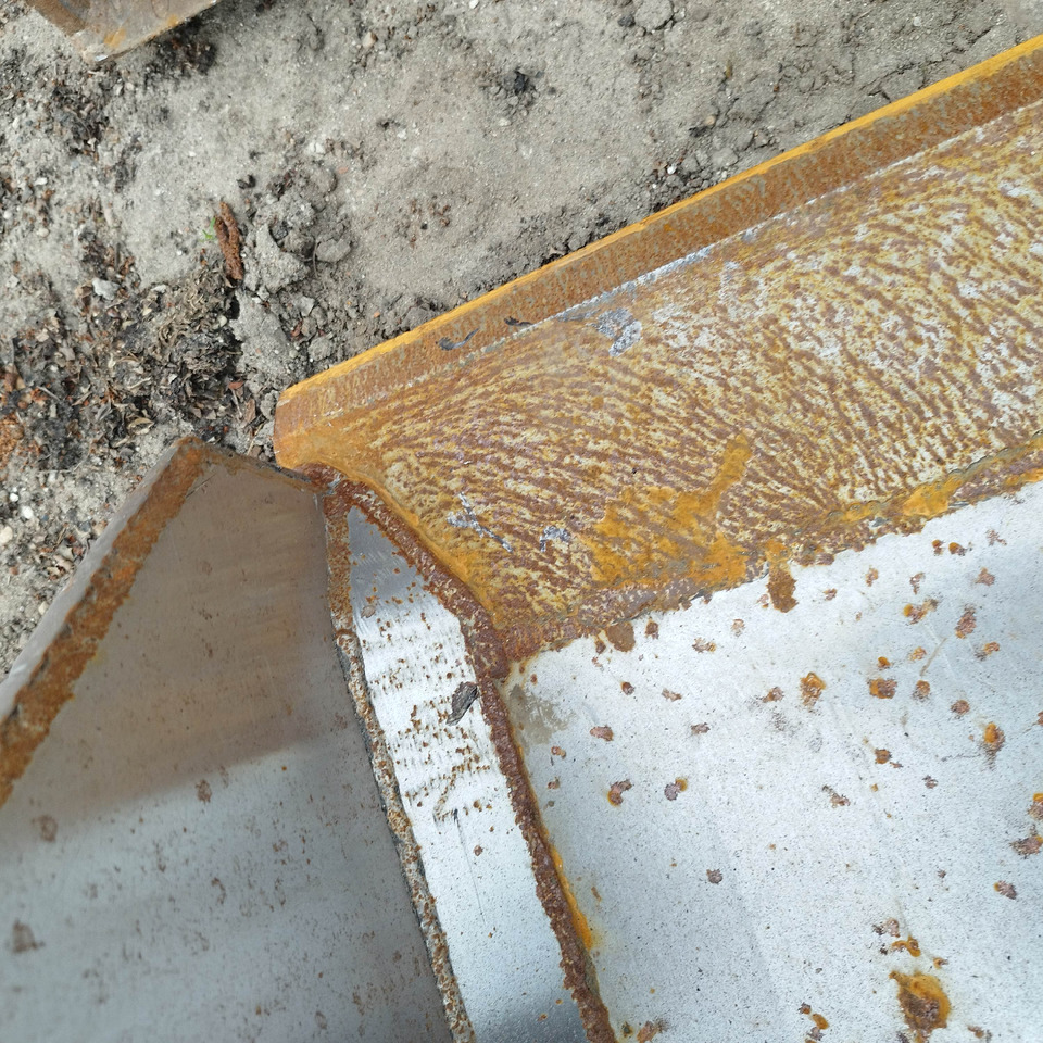 Manitou - Gầu xúc lật: hình 5 Manitou - Gầu xúc lật: hình 5