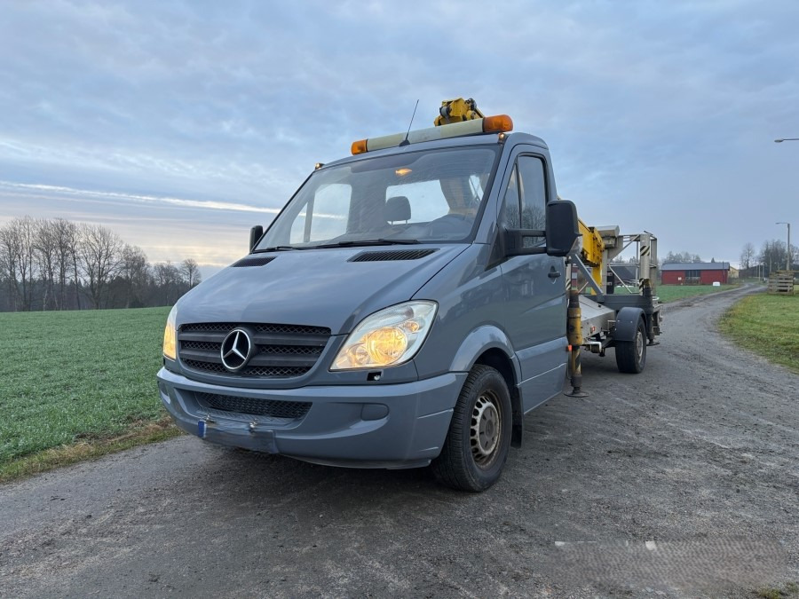 Mercedes Benz Sprinter - Nền bục trên không gắn trên xe tải: hình 4 Mercedes Benz Sprinter - Nền bục trên không gắn trên xe tải: hình 4