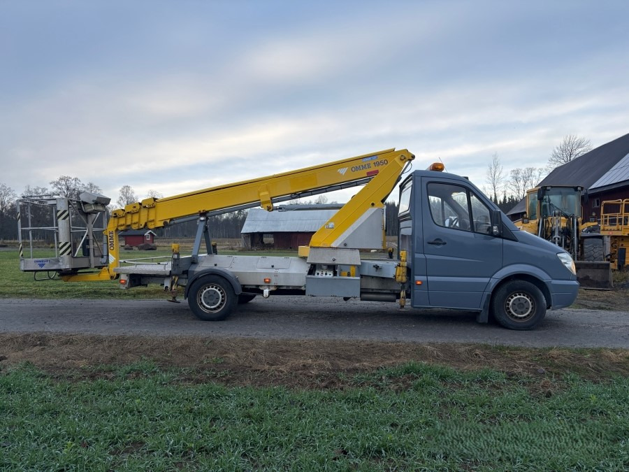 Mercedes Benz Sprinter - Nền bục trên không gắn trên xe tải: hình 5 Mercedes Benz Sprinter - Nền bục trên không gắn trên xe tải: hình 5