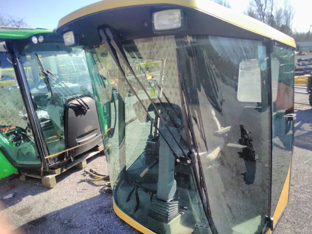 NEW HOLLAND TX 65 - Cabin cho Máy gặt đập: hình 1 NEW HOLLAND TX 65 - Cabin cho Máy gặt đập: hình 1