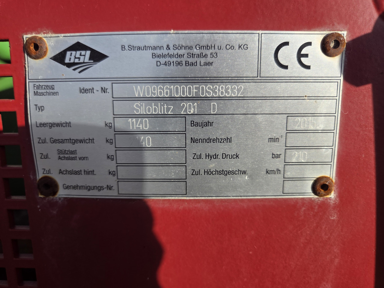 STRAUTMANN Siloblitz 201 D - Máy gặt đập thức ăn gia súc: hình 3 STRAUTMANN Siloblitz 201 D - Máy gặt đập thức ăn gia súc: hình 3