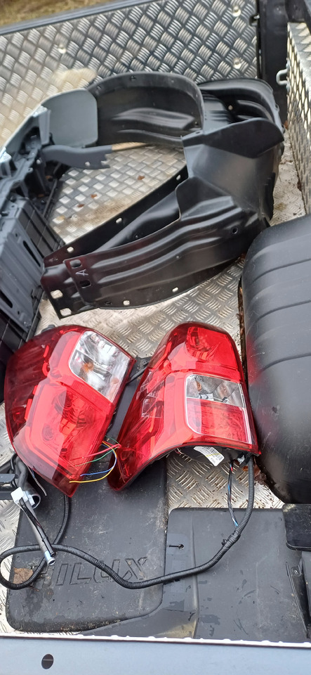 TOYOTA HILUX Extracab (2023 r.) NOWA paka skrzynia - Thân xe và ngoại thất cho Xe hơi: hình 2 TOYOTA HILUX Extracab (2023 r.) NOWA paka skrzynia - Thân xe và ngoại thất cho Xe hơi: hình 2