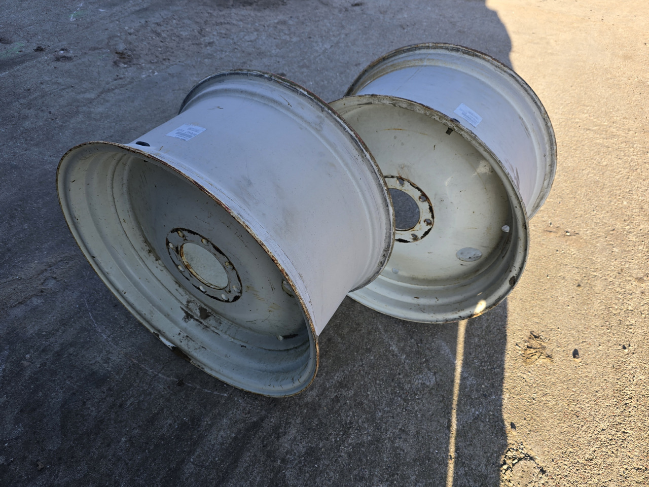 Titan W15LX28, piasta 150 mm - Bánh xe cho Máy móc nông nghiệp: hình 1 Titan W15LX28, piasta 150 mm - Bánh xe cho Máy móc nông nghiệp: hình 1