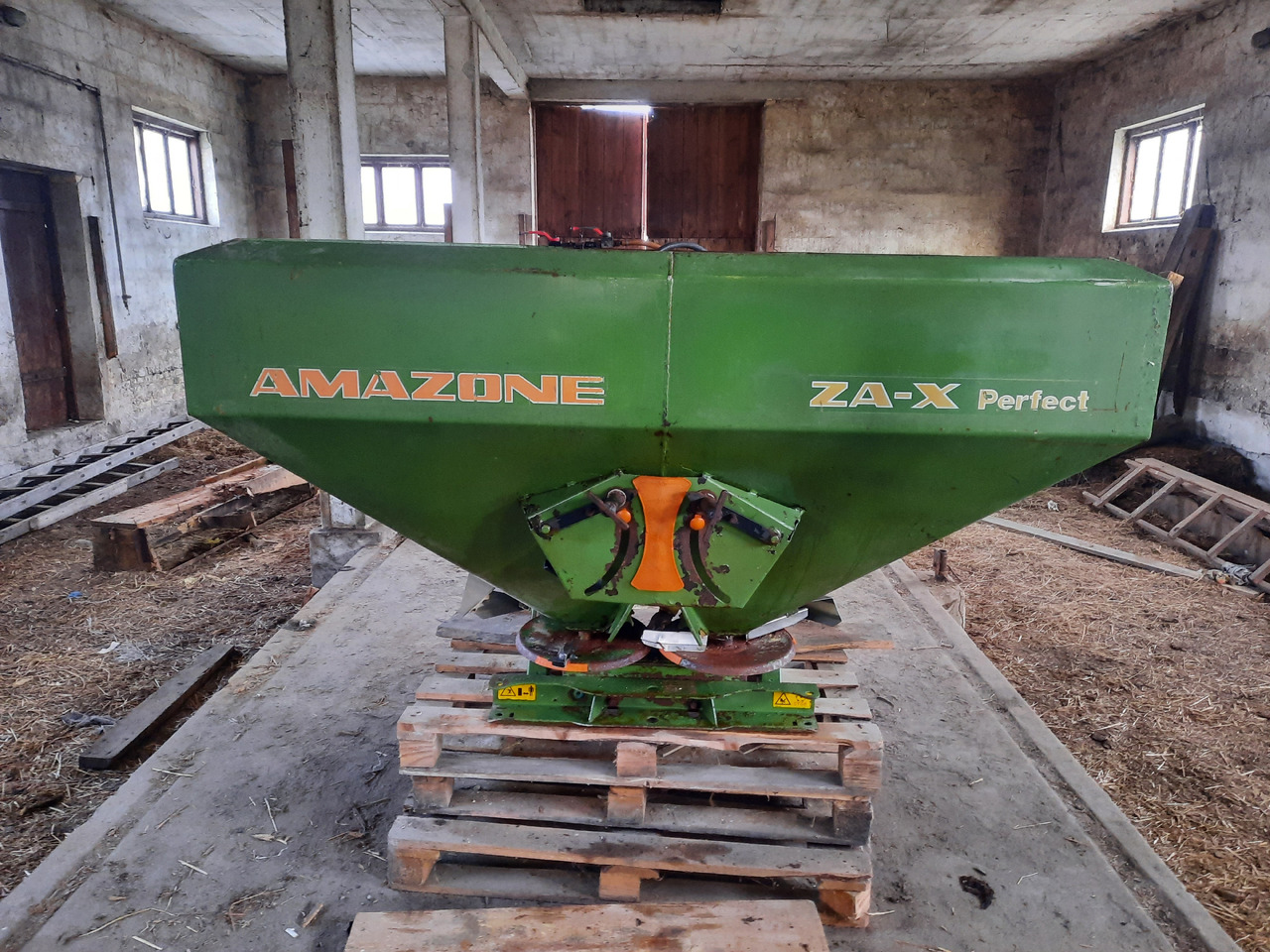 Amazone ZA-X Perfect 1200 - Máy rải phân bón: hình 2 Amazone ZA-X Perfect 1200 - Máy rải phân bón: hình 2