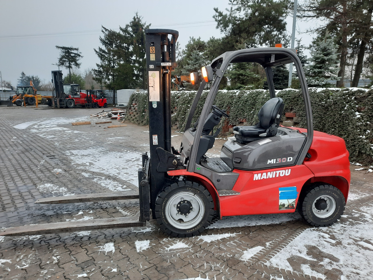 Manitou MI30D - Xe nâng diesel: hình 4 Manitou MI30D - Xe nâng diesel: hình 4