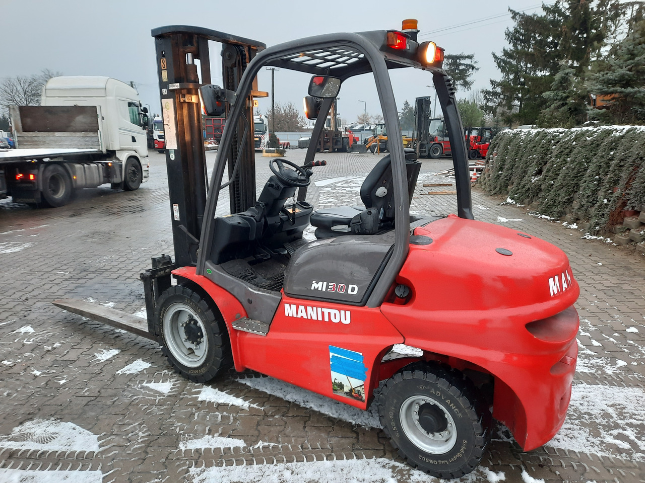Manitou MI30D - Xe nâng diesel: hình 5 Manitou MI30D - Xe nâng diesel: hình 5