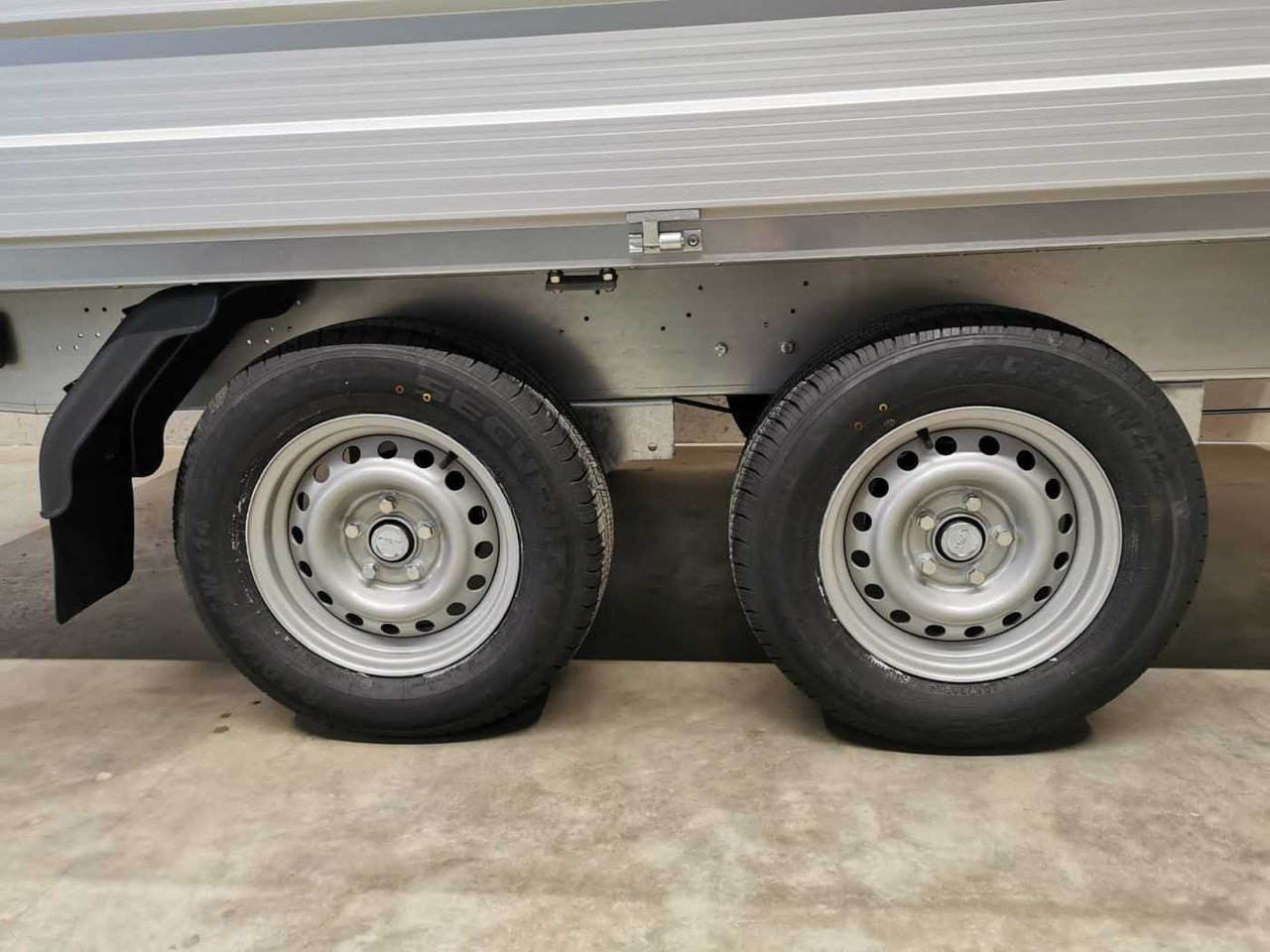 BOECKMANN HL-AL 3718/35 Eco XXL Hochlader - Rơ moóc xe hơi: hình 2 BOECKMANN HL-AL 3718/35 Eco XXL Hochlader - Rơ moóc xe hơi: hình 2