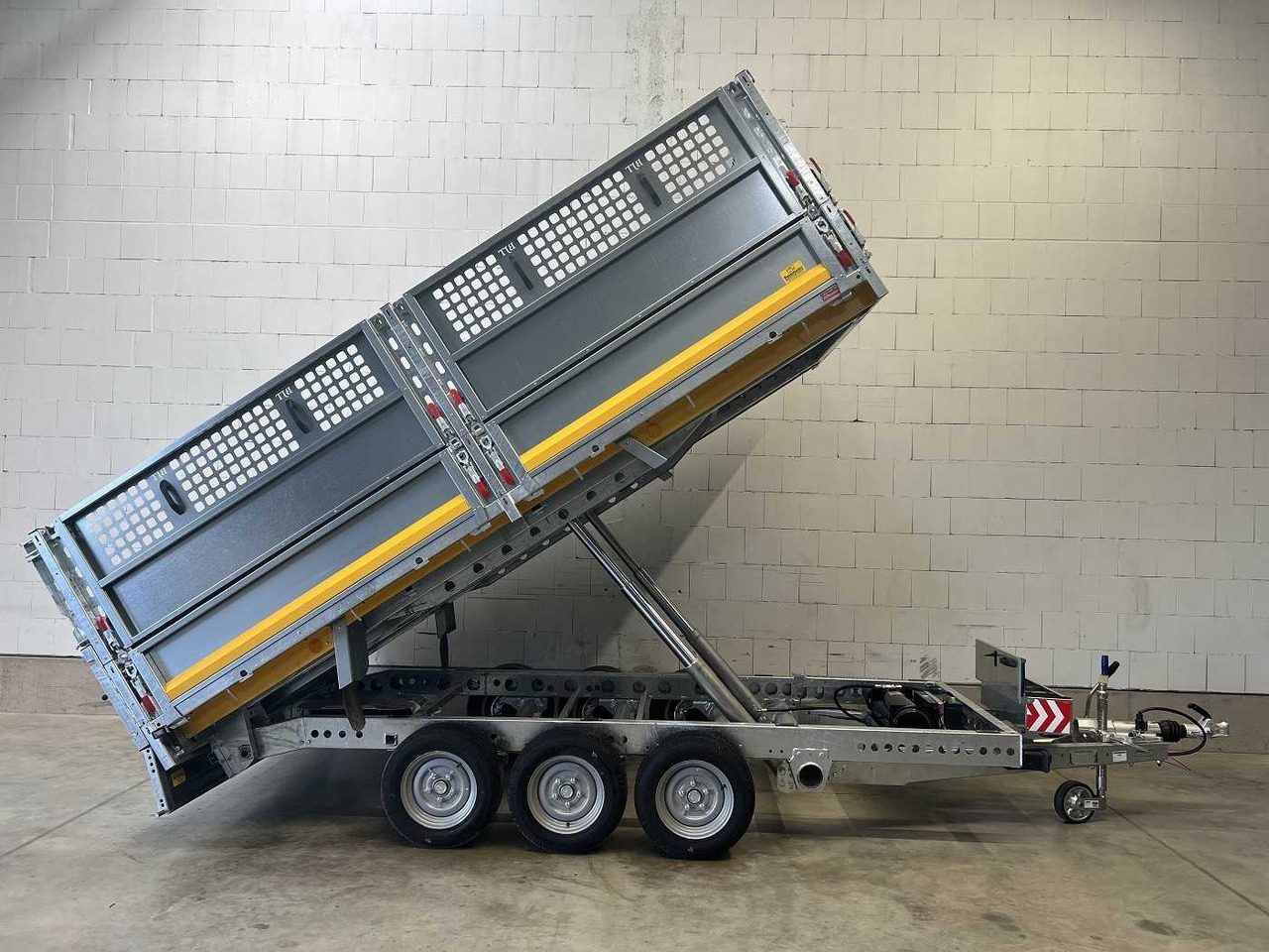 BRIAN_JAMES Cargo Tipper 526-3620-35-3-12 Rückwärtskipper - Rơ moóc ben: hình 1 BRIAN_JAMES Cargo Tipper 526-3620-35-3-12 Rückwärtskipper - Rơ moóc ben: hình 1