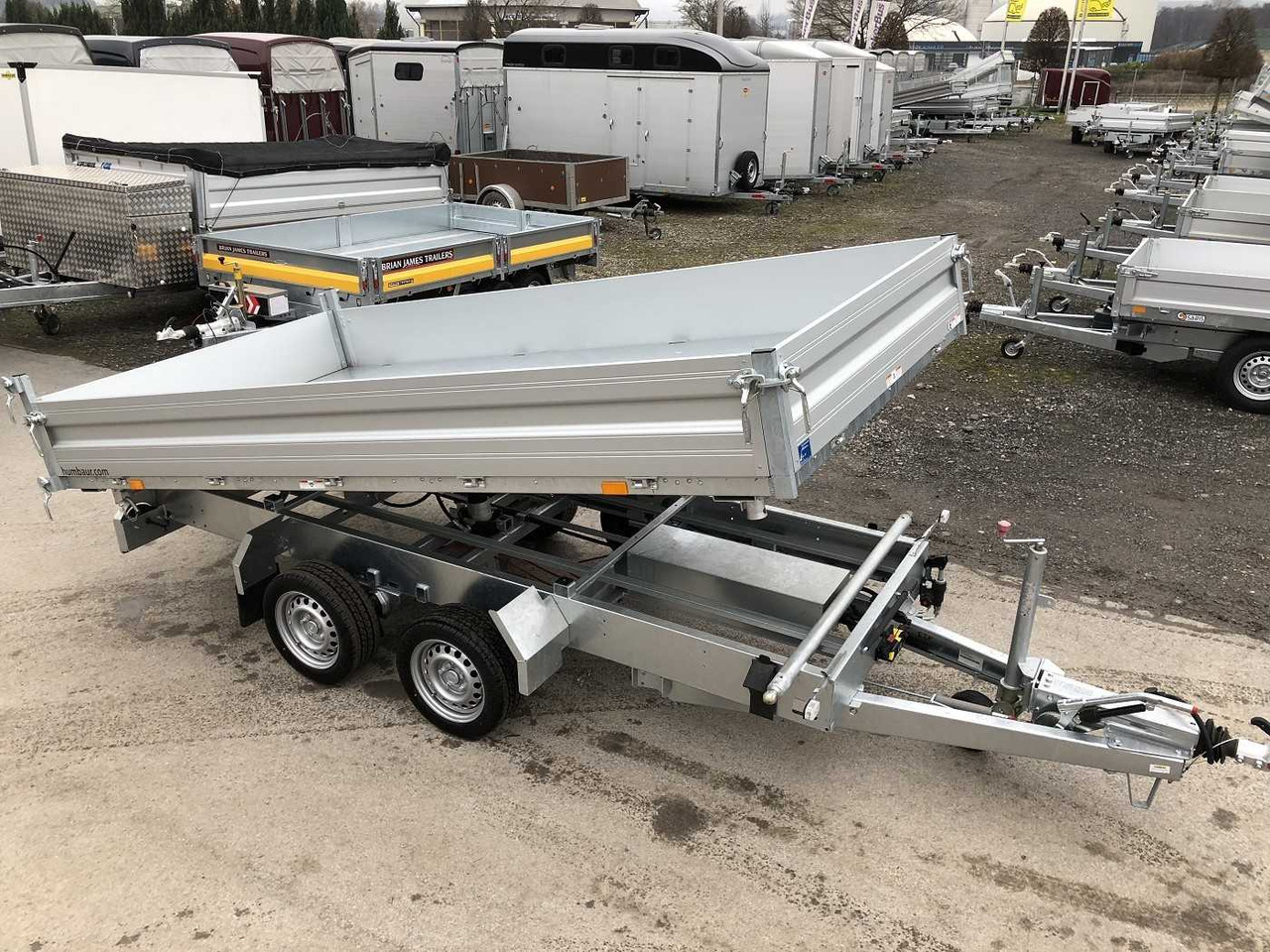 HUMBAUR HTK 3500.37 Dreiseitenkipper - Rơ moóc ben: hình 2 HUMBAUR HTK 3500.37 Dreiseitenkipper - Rơ moóc ben: hình 2