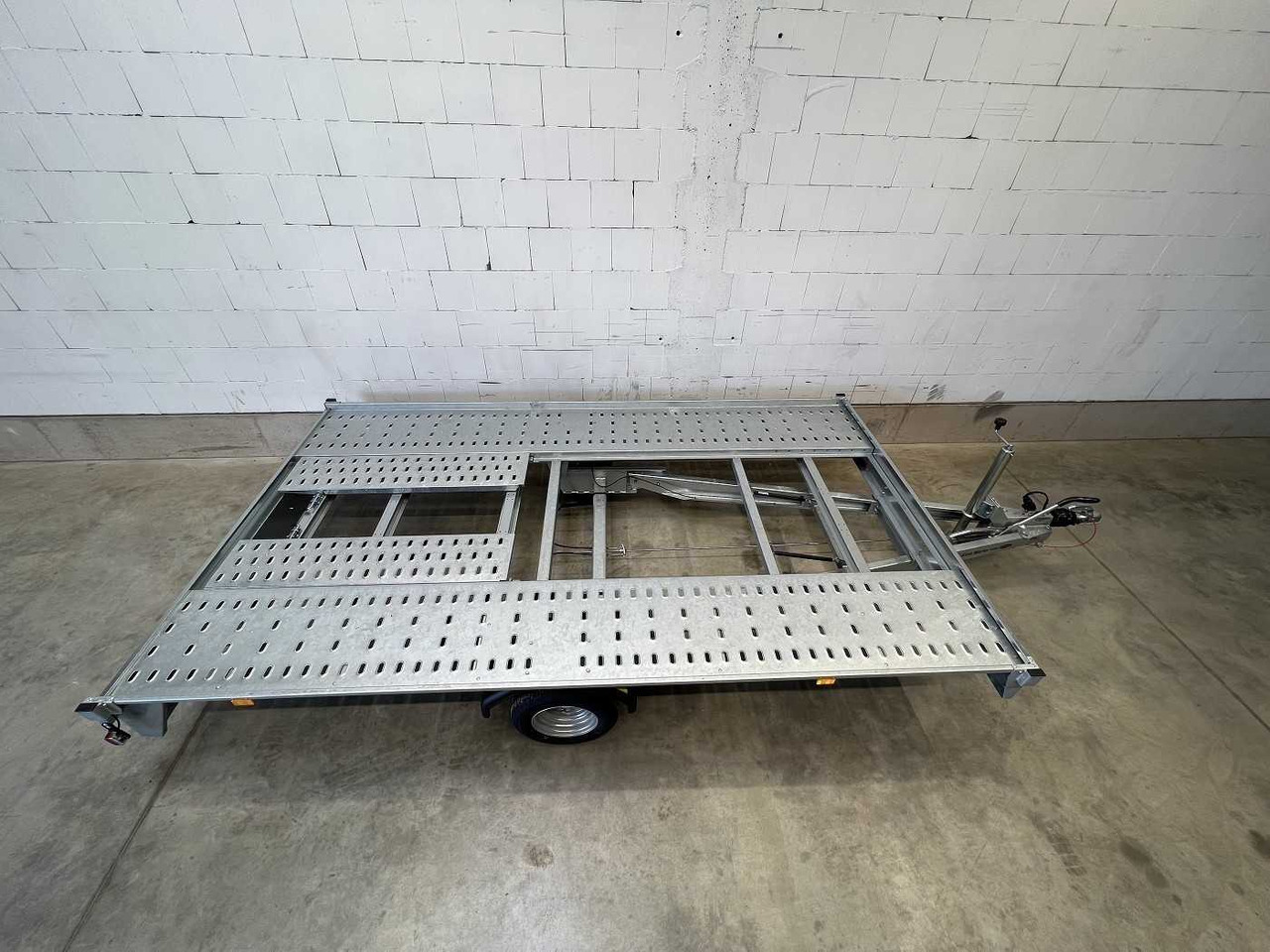 TPV HL-EBK 3520/15 Autotransporter - Rơ moóc tự động vận chuyển: hình 3 TPV HL-EBK 3520/15 Autotransporter - Rơ moóc tự động vận chuyển: hình 3