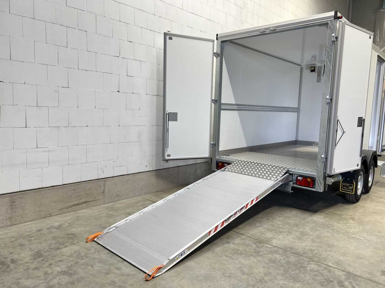 VEZEKO TK C 30.35 KH Rampe ausziehbar Kühlanhänger - Rơ moóc đông lạnh: hình 4 VEZEKO TK C 30.35 KH Rampe ausziehbar Kühlanhänger - Rơ moóc đông lạnh: hình 4