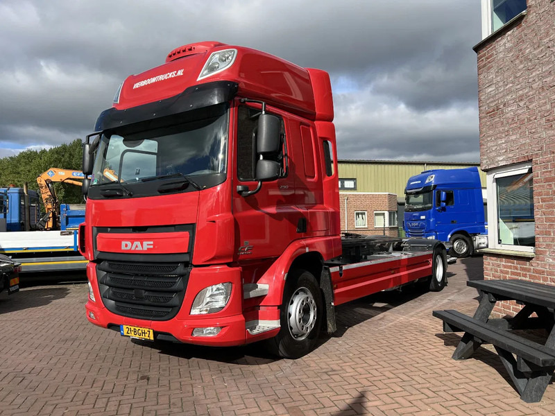 DAF CF 290 4X2 EURO6 SPACECAB RENOVA / VANGMUIL / LAADKLEP / TOP STAAT - Xe chở container/ Xe tải hoán đổi thân: hình 2 DAF CF 290 4X2 EURO6 SPACECAB RENOVA / VANGMUIL / LAADKLEP / TOP STAAT - Xe chở container/ Xe tải hoán đổi thân: hình 2
