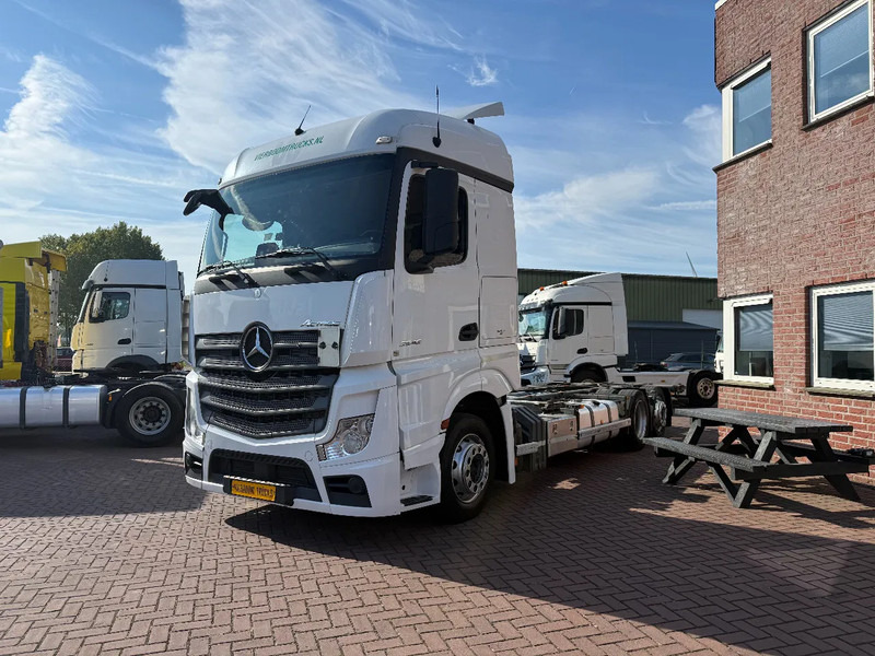 Mercedes-Benz Actros Actros 2542LL 6X2 BDF / ACC / AHK/ TUV 8-2026 / NL TRUCK - Xe chở container/ Xe tải hoán đổi thân: hình 2 Mercedes-Benz Actros Actros 2542LL 6X2 BDF / ACC / AHK/ TUV 8-2026 / NL TRUCK - Xe chở container/ Xe tải hoán đổi thân: hình 2