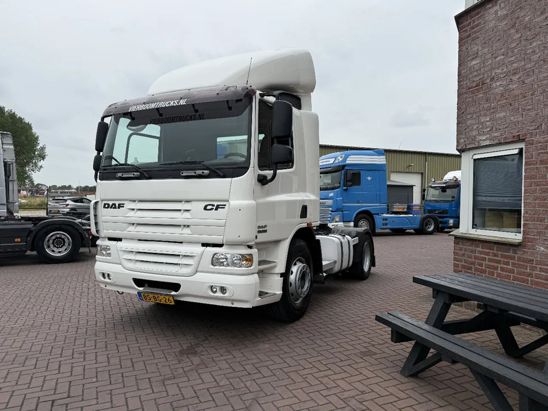 DAF CF 75 CF75-250 EURO5 - DAG CABINE MET RUIT- IDEAAL ALS RANGEERTREKKER-LAGE KM STAND!!!!!! - Xe đầu kéo: hình 2 DAF CF 75 CF75-250 EURO5 - DAG CABINE MET RUIT- IDEAAL ALS RANGEERTREKKER-LAGE KM STAND!!!!!! - Xe đầu kéo: hình 2