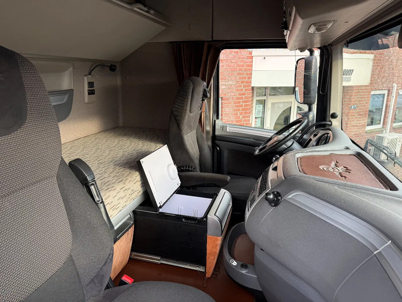 DAF XF 440 XF440 4X2 / hydrauliek / schuifschotel / alcoa / top staat / "BLACK BEAUTY" - Xe đầu kéo: hình 4 DAF XF 440 XF440 4X2 / hydrauliek / schuifschotel / alcoa / top staat / "BLACK BEAUTY" - Xe đầu kéo: hình 4