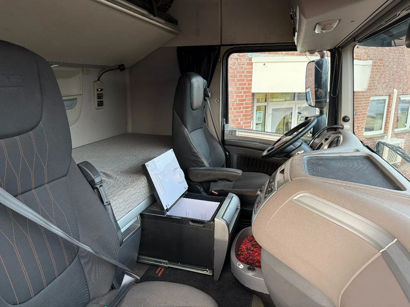 DAF XF 480 XF480 4X2 / Hydrauliek / acc / 9 tons vooras / schuifschotel - Xe đầu kéo: hình 4 DAF XF 480 XF480 4X2 / Hydrauliek / acc / 9 tons vooras / schuifschotel - Xe đầu kéo: hình 4