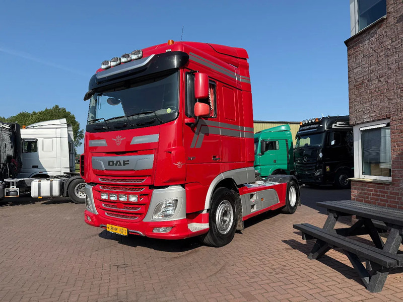 DAF XF 530 XF530 4X2 / RETARDER / ONLY 601.787KM / FULL SPOILER / MANUAL GEARBOX - Xe đầu kéo: hình 2 DAF XF 530 XF530 4X2 / RETARDER / ONLY 601.787KM / FULL SPOILER / MANUAL GEARBOX - Xe đầu kéo: hình 2