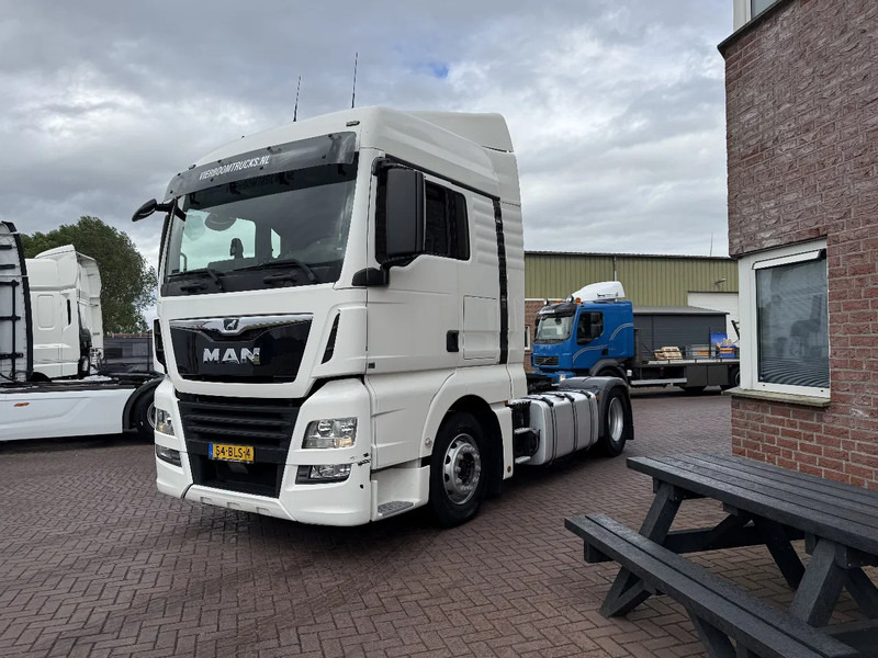 MAN TGX MAN TGX 18.420 4X2 BLS / 2X Tank / 2X Bett / MAN Service / TOP NL Truck - Xe đầu kéo: hình 2 MAN TGX MAN TGX 18.420 4X2 BLS / 2X Tank / 2X Bett / MAN Service / TOP NL Truck - Xe đầu kéo: hình 2
