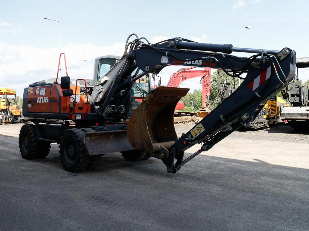 - Máy xúc bánh lốp: hình 4 - Máy xúc bánh lốp: hình 4