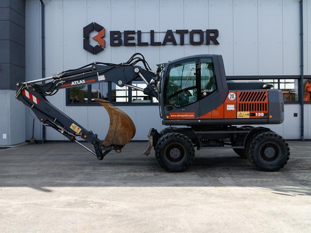 - Máy xúc bánh lốp: hình 1 - Máy xúc bánh lốp: hình 1