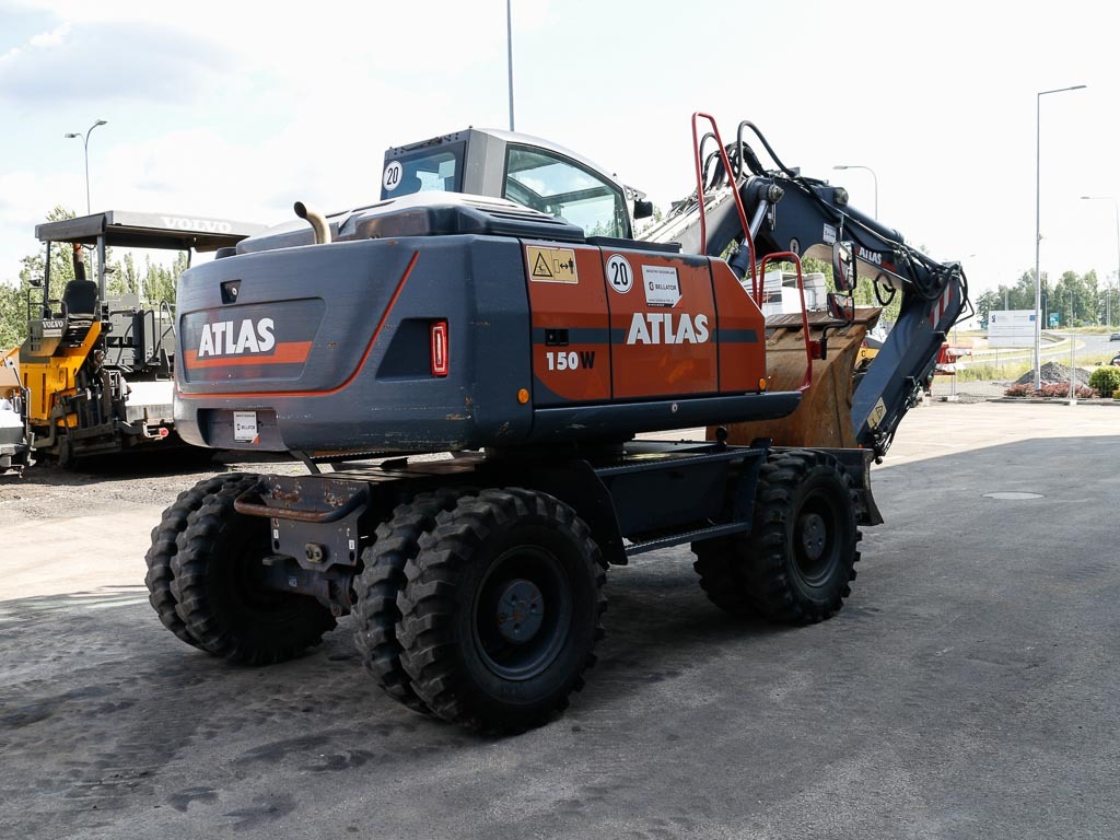 - Máy xúc bánh lốp: hình 5 - Máy xúc bánh lốp: hình 5