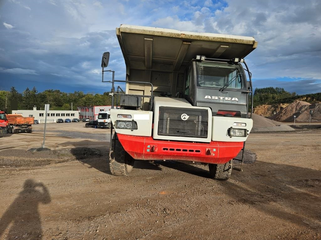 ASTRA RD 28 C - Xe ben cứng/ Xe chở đá: hình 4 ASTRA RD 28 C - Xe ben cứng/ Xe chở đá: hình 4