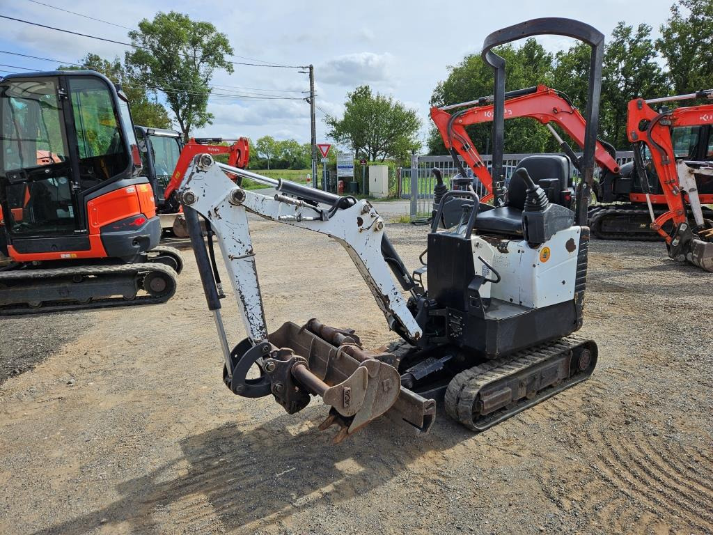 BOBCAT E 10 - Máy xúc mini: hình 1 BOBCAT E 10 - Máy xúc mini: hình 1