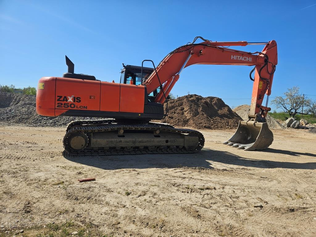 HITACHI ZX 250 LCN-5 - Máy xúc bánh xích: hình 4 HITACHI ZX 250 LCN-5 - Máy xúc bánh xích: hình 4