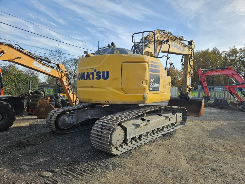 KOMATSU - Máy xúc bánh xích: hình 5 KOMATSU - Máy xúc bánh xích: hình 5