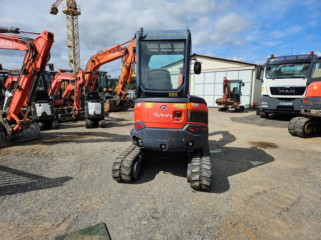 KUBOTA U 27-4 - Máy xúc mini: hình 4 KUBOTA U 27-4 - Máy xúc mini: hình 4