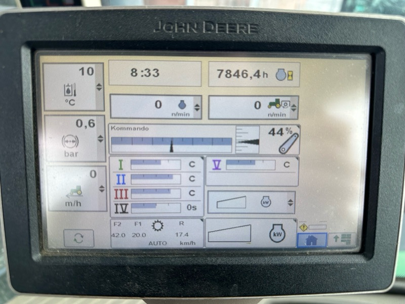 John Deere 8260R AutoPowr - Máy cày: hình 2 John Deere 8260R AutoPowr - Máy cày: hình 2