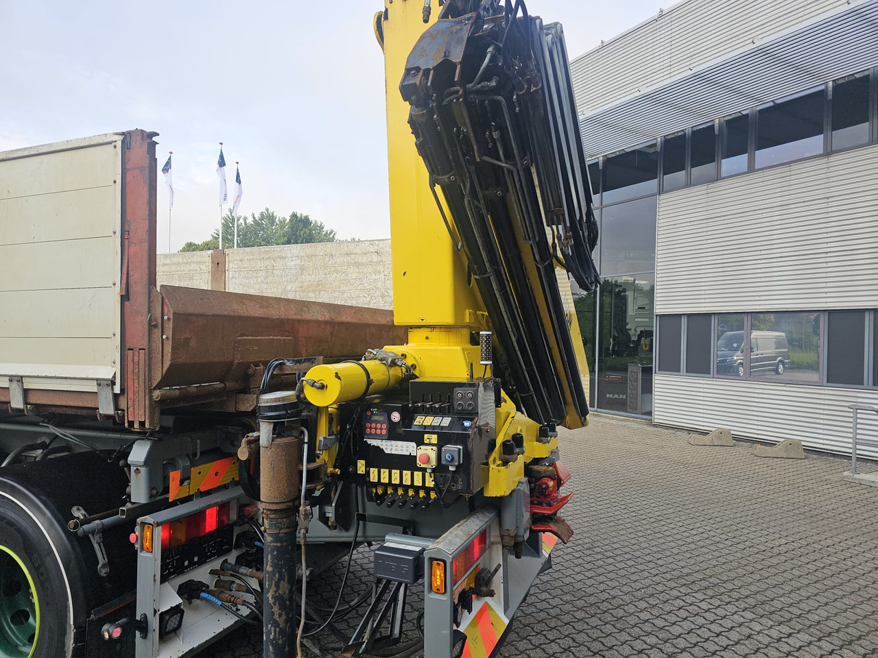 Xe chở container/ Xe tải hoán đổi thân, Xe cẩu tự hành Iveco Stralis 560 6x4: hình 29