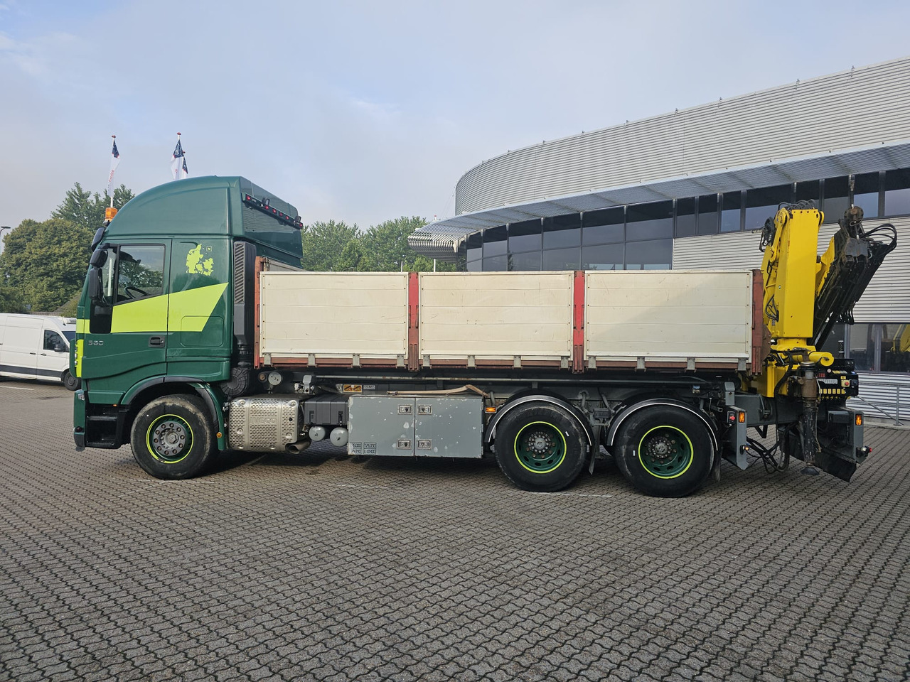 Xe chở container/ Xe tải hoán đổi thân, Xe cẩu tự hành Iveco Stralis 560 6x4: hình 31
